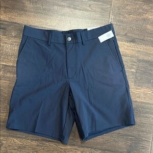 NWT Old Navy tech hybrid 8”inseam shorts size 30